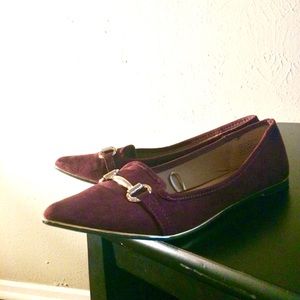 Report Point Toe Suede Flats
